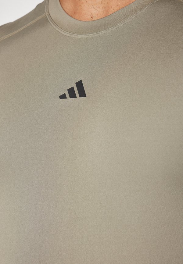 TEE - Top - silver pebble2