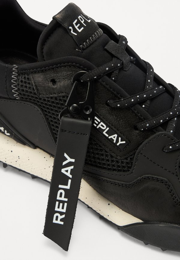 FIELD WARD - Trainers2