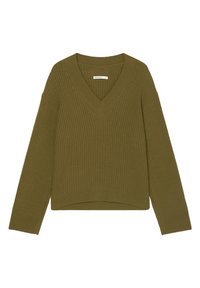 Olivově zelený žebrovaný pletený svetr s dlouhými rukávy a výstřihem do V, vyrobený z odpovědné vlny, položený na bílém pozadí.