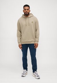 Lyle & Scott Sudadera - sage