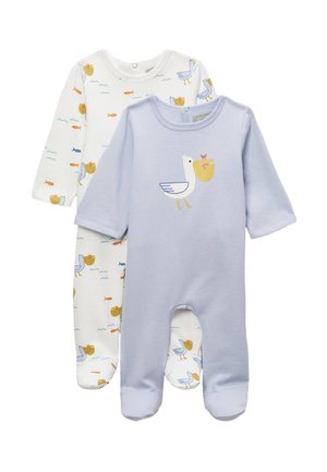 Deux bodies à manches longues pour bébé avec pieds, l'un bleu clair avec un motif de pélican portant un poisson, et l'autre blanc avec un motif répétitif de pélicans et poissons.