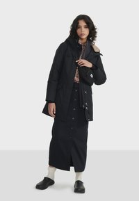 Aigle Abrigo de invierno - black