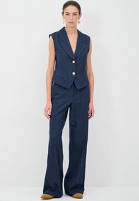 adL WITH FLOTILLA - Väst - navy blue