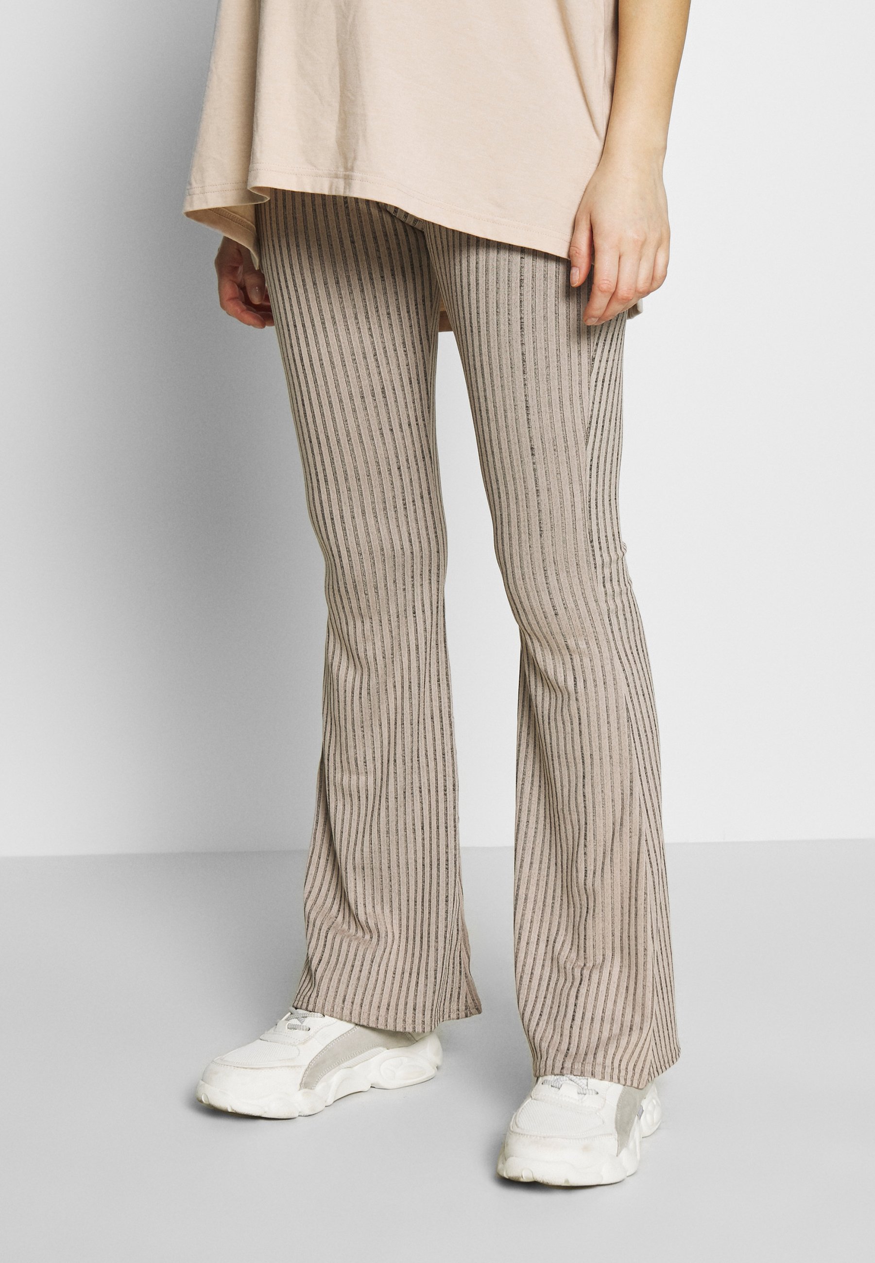 donkergroene rib broek victoria corduroy flare 134441
