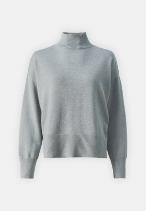 Heled halli kootud sviiter kõrge ribaga kraega, lõdva lõikega, pikendatud varrukatega ja ribaroogaga. Pehme tekstuur ja minimalistlik disain.