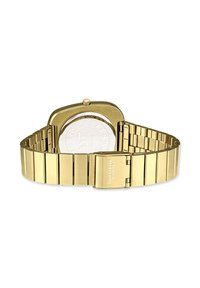Goldfarbene Uhr mit rechteckigem Gehäuse, flachem Glas und einem Metallarmband mit Verschluss. Die Rückseite ist mit Markendetails graviert.