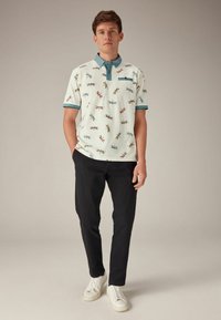 Next STANDARD - Polotričko - white dragonfly