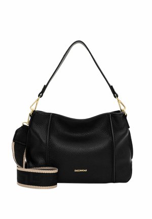 Borsa a mano in pelle nera con finitura testurizzata, caratterizzata da una silhouette curva, dettagli in oro e una tracolla a righe staccabile.