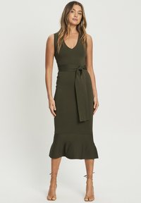 TUSSAH TANYA - Pouzdrové šaty - khaki