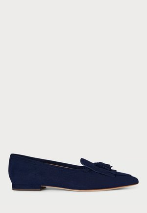 LONDYN SHEEP-SUEDE KILTIE BALLET FLAT
 - Ballerinasko - refined navy
