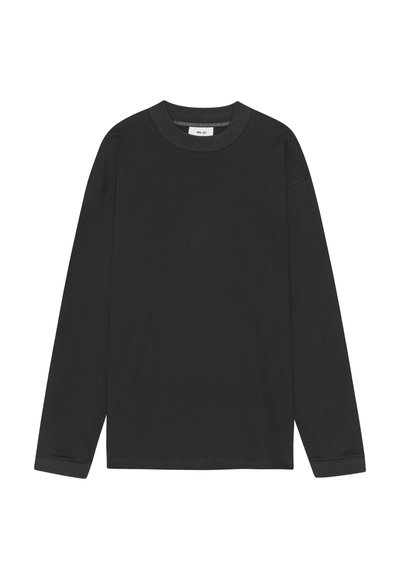 Black long-sleeve t-shirt with a crew neckline. Made of soft fabric, features a relaxed fit and subtle stitching details on sleeves.