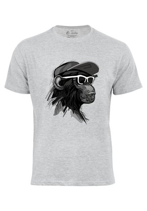 Graues Baumwoll-T-Shirt mit einem schwarz-weißen Grafikdruck eines Schimpansen mit Sonnenbrille und Mütze. Kurze Ärmel und Rundhalsausschnitt.