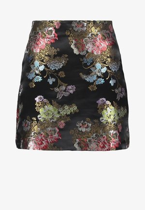 Czarna satynowa spódnica z kolorowym, kwiecistym haftem w odcieniach czerwieni, różu, niebieskiego i złota. Krótki, dopasowany fason z misternym wykończeniem.