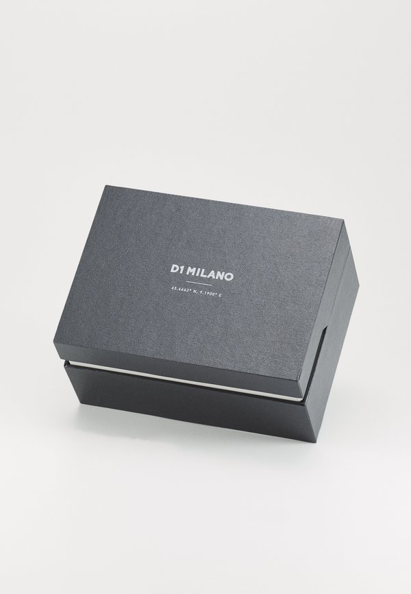 ESSENTIAL - Chronograph watch2