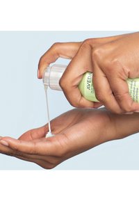 Aveda BE CURLY™ STYLE-PREP™  - Lacca
