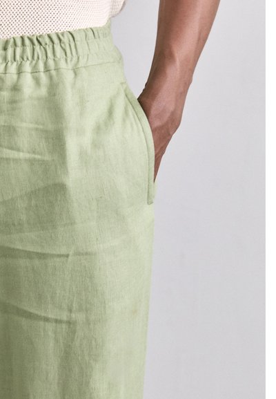 J.LINDEBERG NOAH PANTS - Nohavice - green