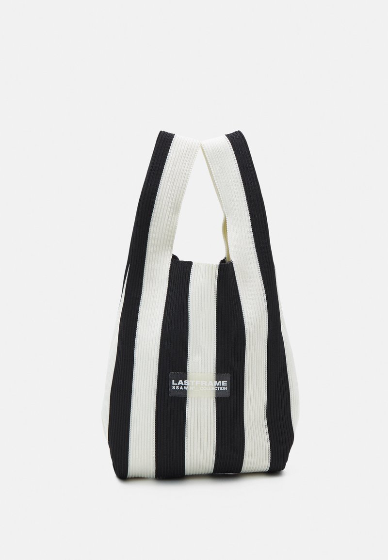 LASTFRAME STRIPE MARKET BAG SMALL - Tote bag - black/ivory/black