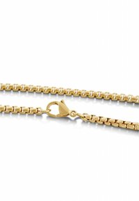 Collana in oro con maglie intrecciate e chiusura a moschettone. Texture liscia e finitura lucida, con un design flessibile.