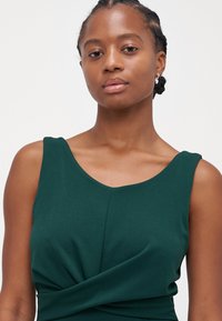 WAL G PETITE JAQUELINE KNOT - Kombinezons - forest green