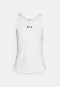 Vit ärmlös atletisk linne med svart EA7 Emporio Armani-logotyp centrerad på bröstet mot en enfärgad bakgrund.