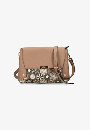 Borsa in pelle marrone chiaro con base in tessuto a motivo geometrico, dettagli in metallo dorato, tracolla regolabile, chiusura a patta e texture liscia.