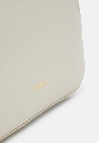 Furla PRIMULA MINI CROSSBODY - Schoudertas - marshmallow
