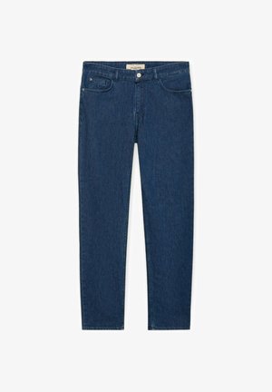 Vaqueros azul oscuro de pierna recta con bolsillos frontales, cierre de botón y una etiqueta Trussardi en la cintura sobre un fondo blanco.