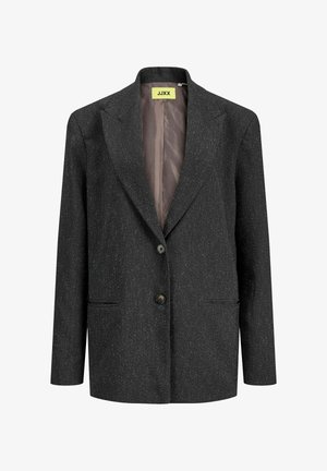 Melns bleizeris ar punktētu tekstūru, viens pogas aizdare, divas priekšējās kabatas un gluda iekšējā oderes. Audumam ir maiga spīduma.