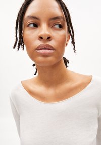 ARMEDANGELS EINIAA SOFT - Long sleeved top - off white