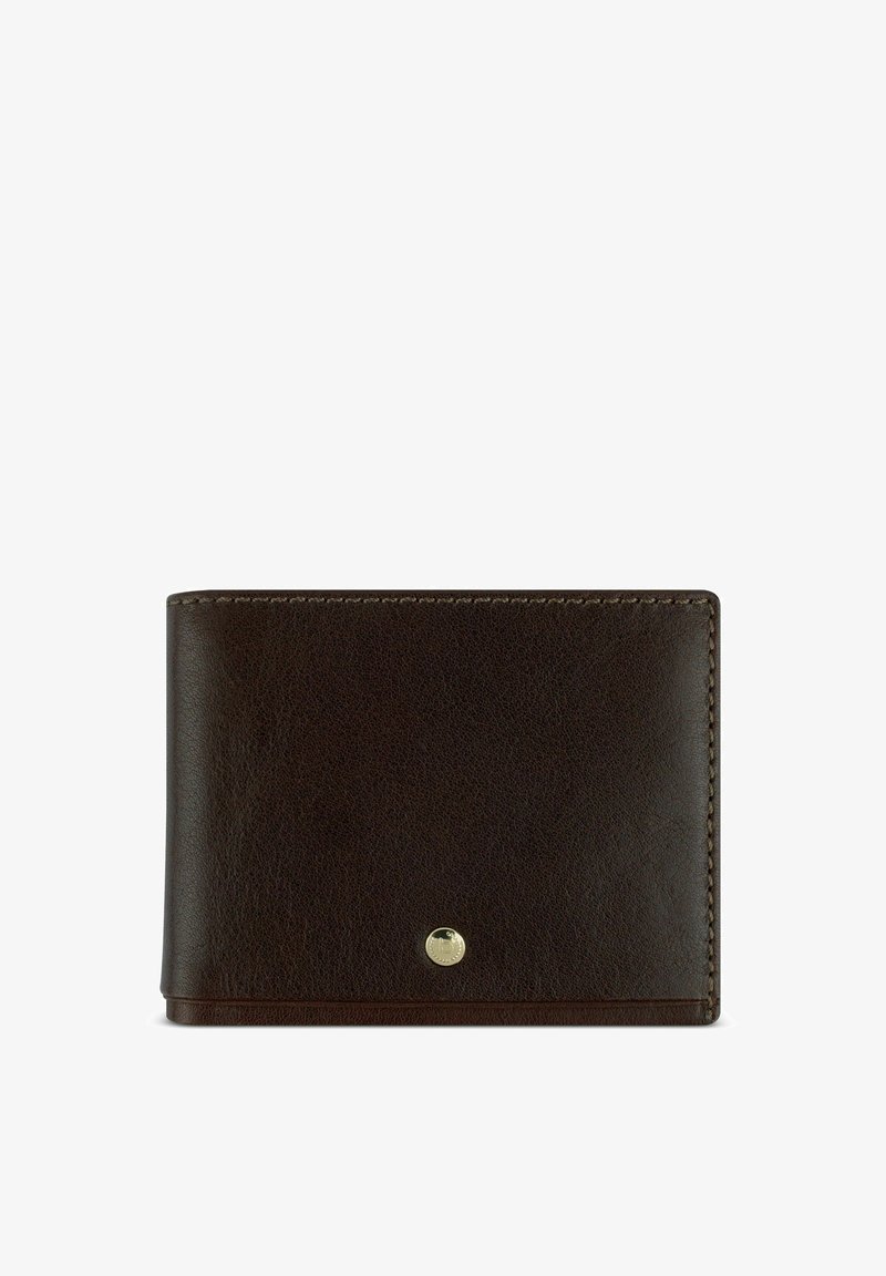 Hnědá kožená peněženka s hladkým povrchem, zdobená zlatým kulatým akcentem. Jednoduchý design, obdélníkový tvar a viditelné švy.