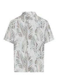 Kortærmet skjorte med krave, der har et helhedsmønster af grå og brune palmeblade på en hvid baggrund.