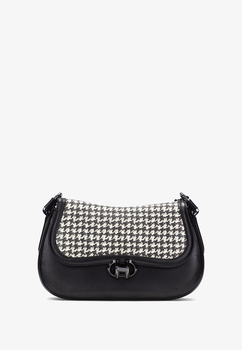 Sort læderhåndtaske med en grå og hvid hounds-tooth mønstret stoftop, rund form og en metallisk lås.