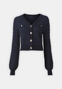 Marineblauer, kurz geschnittener Cardigan mit strukturiertem Zopfmuster, ausgestattet mit langen Ärmeln und sechs goldfarbenen Zierknöpfen auf der Vorderseite.