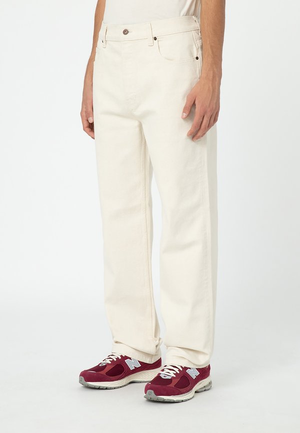 THOMASVILLE PANT - Relaxed fit jeans - ecru2
