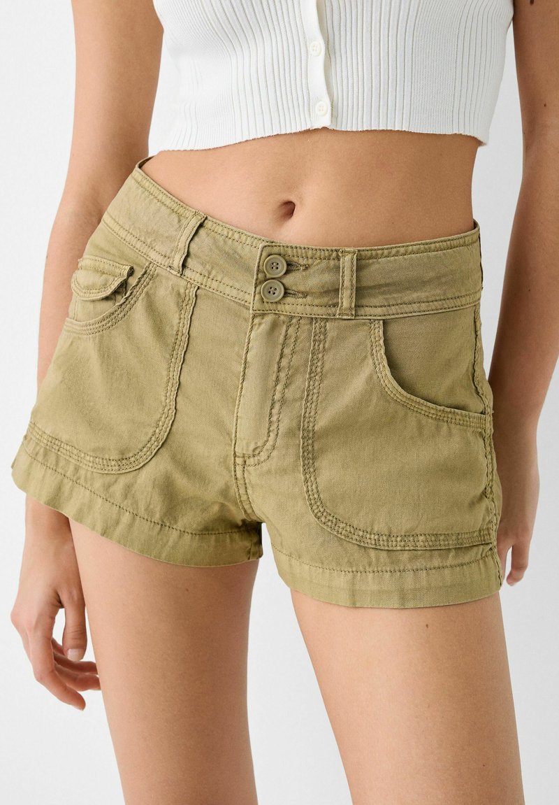 Bershka Shorts groen Bershka Shorts groen