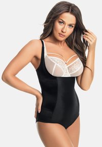Schwarzer Bodysuit mit glattem Satin-Finish, ausgestattet mit einem weißen Spitzenüberzug auf der Brust, verstellbaren Trägern und dezenten dekorativen Nähten.