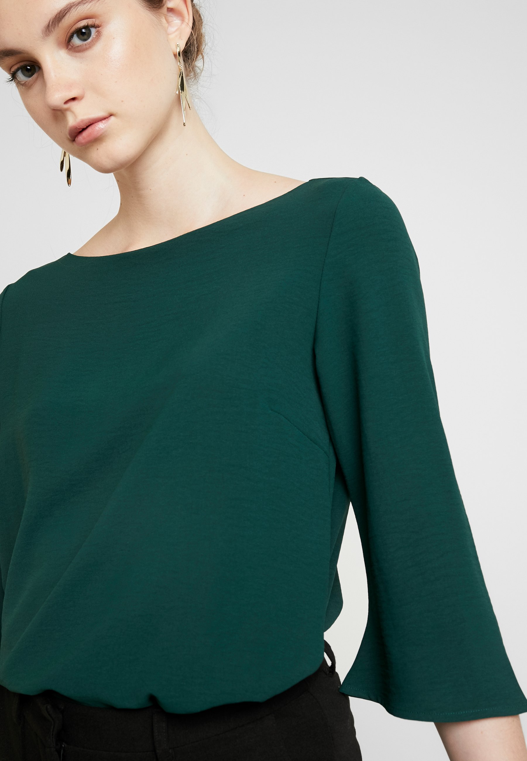 Vila VIRASHA BOATNECK Blouse pine grove Zalando.nl Vila VIRASHA BOATNECK Blouse dark green Zalando.nl