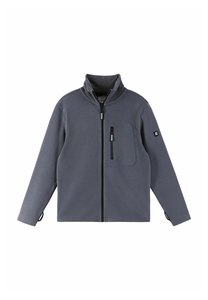 Graue Fleecejacke mit hohem Kragen, durchgehendem Reißverschluss, linker Brusttasche und Logodetail am rechten Ärmel. Weicher Stoff, lockere Passform.