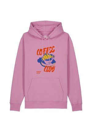 Pinkfarbener Kapuzenpullover mit einer Fronttasche, auf dem eine Grafik eines gelben Croissants in einem lila Becher sowie orangefarbener Text mit der Aufschrift "Coffee Club." zu sehen ist