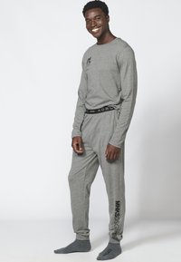 Koroshi Conjunto de pijama - gris medio vigoré   dark grey vigore