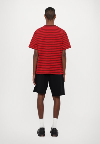 Noon Goons WOBBLE STRIPE UNISEX - Marškinėliai su spaudiniu - red/burgundy