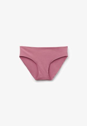 Braga de algodón rosa con textura suave, cintura de altura media y aberturas moderadas en las piernas. Diseño sencillo sin adornos ni estampados.