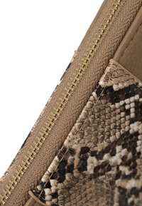 Nobo Portafoglio - beżowy