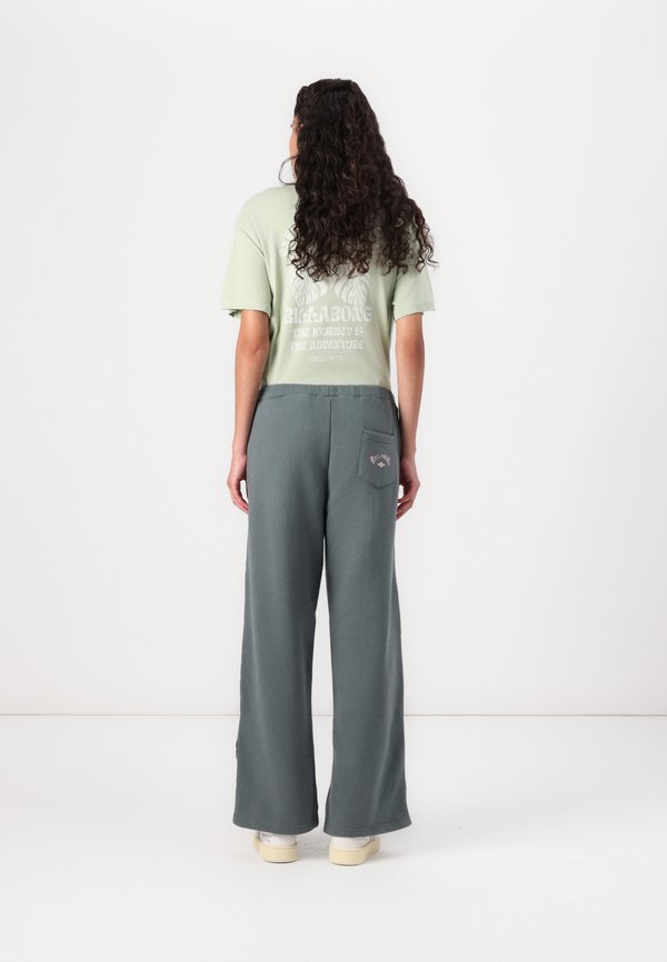 THE WAY BACK PANT - Tracksuit bottoms - eucalyptus2