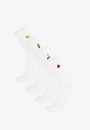 Vier weiße Socken mit gerippter Struktur, jeweils mit einer kleinen bestickten Frucht: Zitrone, Ananas, Kirschen und eine Wassermelonenscheibe.