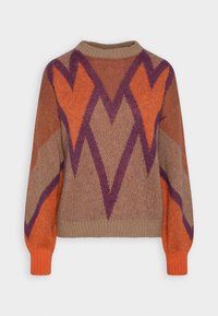 Pull en maille beige, orange et violet avec des motifs audacieux en forme de cœur. Il présente un col rond et des poignets côtelés pour une texture supplémentaire.