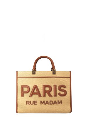 Borsa rettangolare in paglia intrecciata con manici in pelle marrone, bordo e la scritta "PARIS RUE MADAM" ricamata sul davanti in grandi lettere.