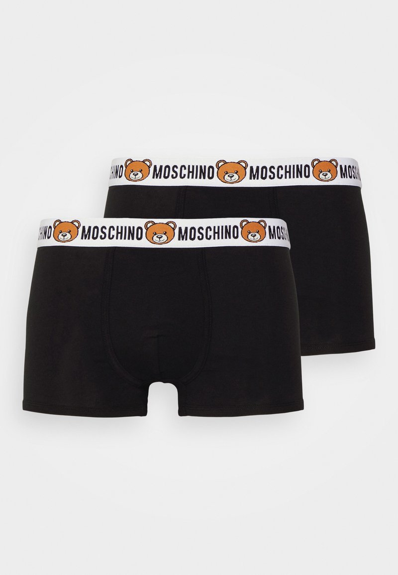 Melnas bokseru bikses ar baltu jostu, kurā ir lāča dizains un "Moschino" uzraksts, izgatavotas no mīkstas, elastīgas auduma.