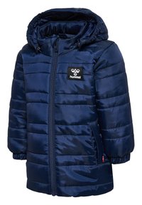 Marineblaue Daunenjacke mit Kapuze, gestepptem Design, Frontreißverschluss und einem Patch-Logo auf der Brust. Verfügt über elastische Bündchen und Seitentaschen.