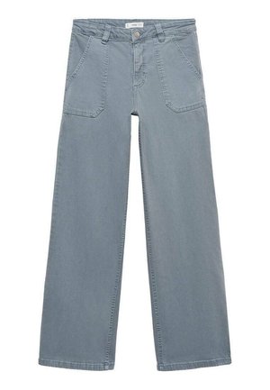 Pantalon gris à jambes larges avec poches plaquées devant, passants pour ceinture et fermeture par bouton à la taille.